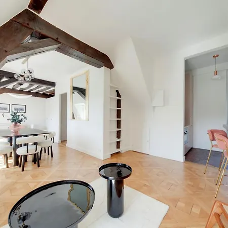 Duplex In The Old Chaulnes Mansion *