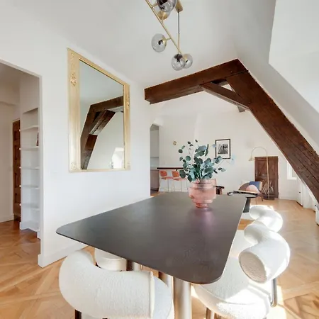 Appartement Duplex In The Old Chaulnes Mansion