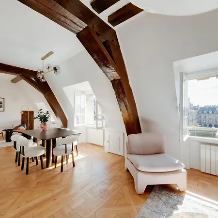Appartement Duplex In The Old Chaulnes Mansion